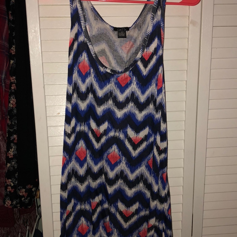 Women’s tank top.
